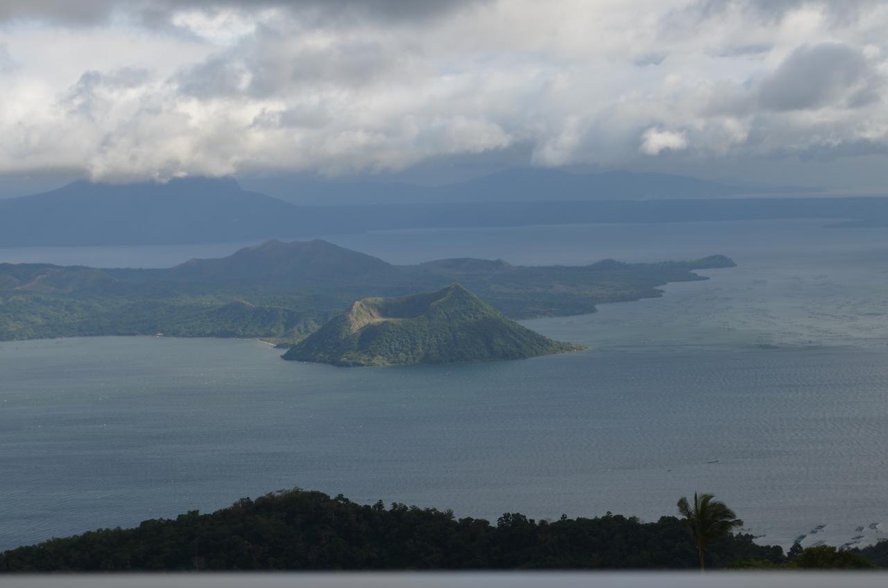Holy Family Condo At Wind Residences,Tagaytay Tagaytay City Kültér fotó